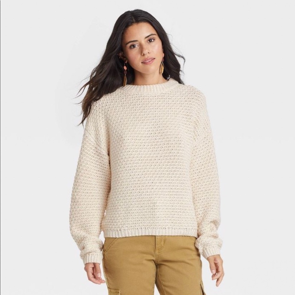 Universal Thread Cream Crewneck Sweater